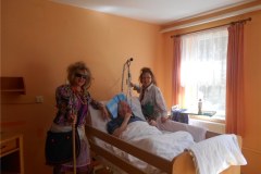 098