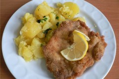 kureci-smazeny-rizek-brambory