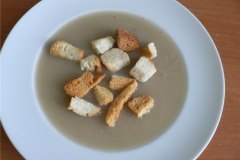 polevka-cibulova-z-Cardailacu