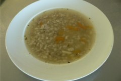 polevka-ovarova-s-kroupami